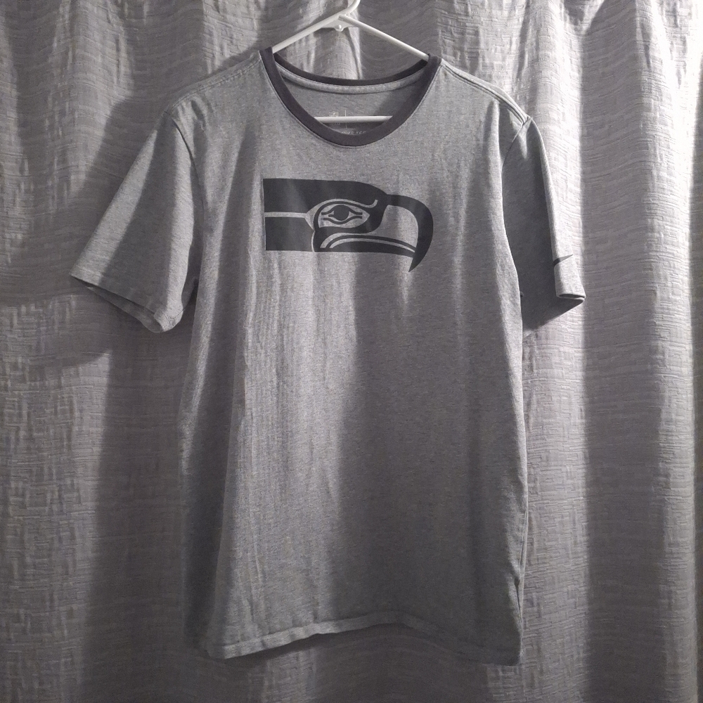 THE NIKE TEE NFL TEAM APPAREL SEAKHAWKS LOGO HEATHER GREY MEN'S T-SHIRT- SIZE L